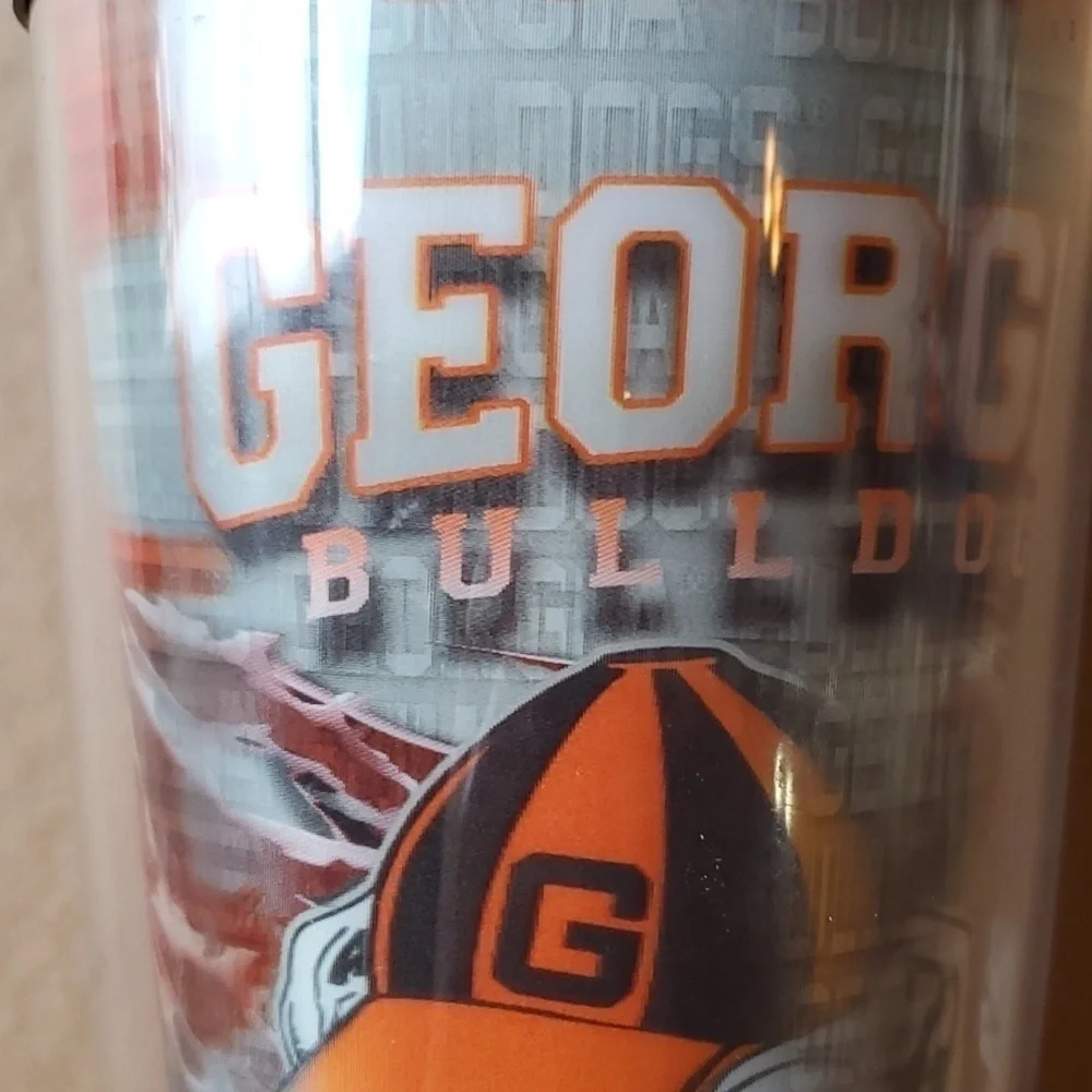 TERVIS Georgia Bulldogs LG 20 Oz cup with lid Dishwasher safe Hot or Cold drinks